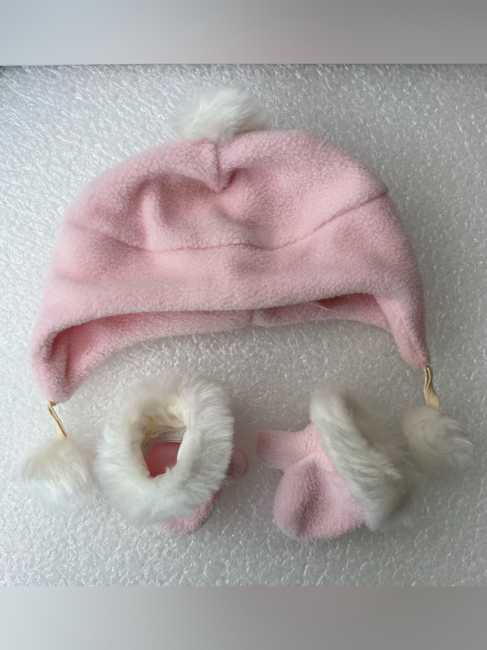 American Girl Doll 2008 "Snowy Chic Outfit"
Pink Fleece Hat and Mittens Only